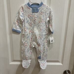 Lullaby Lane Sleeper 0-3 Months With Headbands And Matching Booties